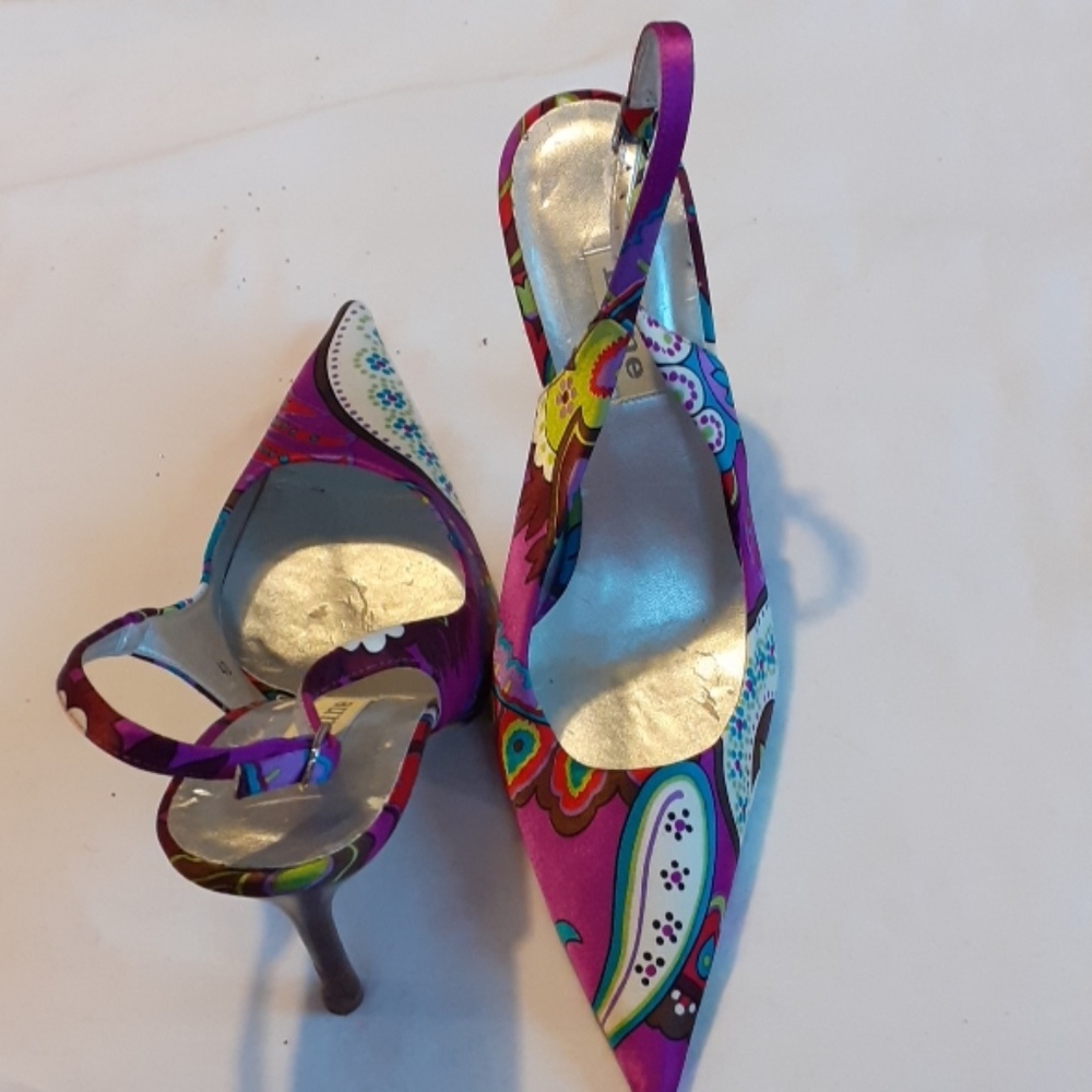 Shoes - Picture 2 of 3